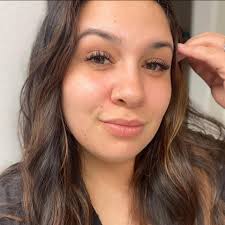 Who is the couple that got engaged at the Kane Brown concert at Matt Knight?