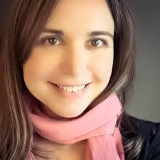 Elvira Smart's Instagram, Twitter & Facebook