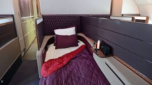 The lounge can become very crowded and the drinks, showers and amenities are basic for a first class lounge. First Class Uber Den Wolken Das Sind Die Besten Airlines Der Welt Stern De