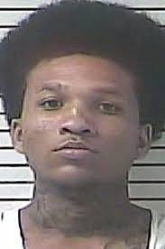 Three supects arrested after police chase in Elizabethtown