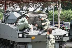 Gambar tersebut bisa anda download langsung, caranya silahkan klik pada. Perarakan Hari Kemerdekaan Singapura Military Of Malaysia