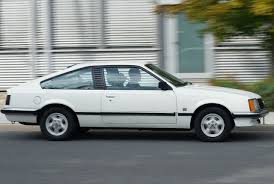 Both train and buses arrive very close to city centre. 40 Jahre Opel Monza 3 0e Testfahrt Im Coupe Opel Monza A