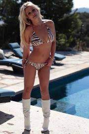 Britney spears is getting our attention again! Britney Spears Instagram And Social Media Pics 32 Gotceleb