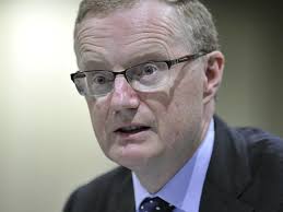 Australian home buyers risk over-borrowing in rush to get into real estate 