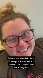 Amber Simpson (@amber_simpsonart)