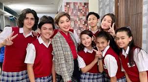Seorang murid kelas 3 smp. Para Pemain Dari Jendela Smp Tak Kesulitan Syuting Sambil Sekolah Online News Entertainment Fimela Com