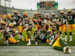 Free to download and use for your mobile and desktop screens. 10 Cool Images From The Packers Cool Home Opening Win Over The Vikings