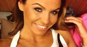 Along with his mother and brothers, he left for budapest in 1913 to study law, but his studies were interrupted when. Kulfoldon Pornosztarkent Ismertek Nagy Laszlo Uj Baratnojet Hirnavigator