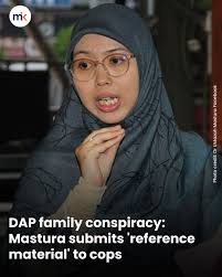 Should conspiracy theories about this photo be investigated?