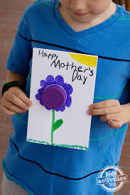 Top mother's day crafts for kids, including easy cards, cute gift ideas and simple crafts, with ideas for toddlers, preschoolers and older kids! Easy Mother S Day Card Idea