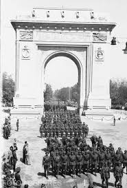 Soldatul este sărbătorit pe fiecare 11 noiembrie, ziua armistițiului semnat între franța și germania în 1918. Documentar Arcul De Triumf Simbolul UnitÄƒÅ£ii Noastre NaÅ£ionale AgenÈ›ia De PresÄƒ Rador
