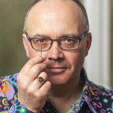 Think 🤔 my focal point is big enough 🐧 🤣🤣🤣 hubby said "can you paint a  penguin"....I don't think he ment and cute oversized one 🤣🤣🤣