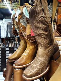 Entre los zapatos, encontrarás zapatos planos, de tacón o con plataforma. Prefijo Eficacia Racionalizacion Tienda Botas Vaqueras Miercoles Sera Ofensa