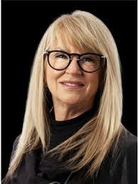 Pamela Foy's Instagram, Twitter & Facebook