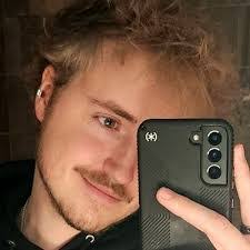 Nicholas Istre's Instagram, Twitter & Facebook