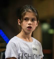 Fa 16 anys va començar la història d'aquest grup! Primer van ser la  Georgina i la Marina! Més endavant la Nina, l' Amanda, l'Alba, la Laura i  la Mariona. Després la Berta,