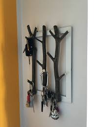 Schlusselbrett Aus Holz Selbst Gemacht Diy Deko Ideen Schlusselbrett Schlusselaufbewahrung