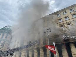 Очевидцы сообщают о пожаре и взрывах в районе «лужников». Pozhar Na Tverskoj V Centre Moskvy Lokalizovali Ploshad Sostavila 800 Kvadratov Moika78 Ru Novosti Spb