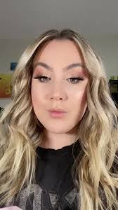 Jillian Hager's Instagram, Twitter & Facebook