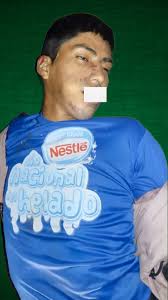 Sevicio a la Comunidad. Este ciudadano no identificado fue encontrado sin  vida en la carretera a la altura del barrio Cerrito, aparentemente fue  atropellado, buscamos a sus familiares. Reporte Policía de Tránsito