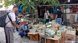 Dirumah, kita sendiri yang harus memparsiapkan dan mengelola isi dan keadaan kotak p3k. Bin Terduga Teroris Kalbar Kumpulkan Dana Dari Kotak Amal