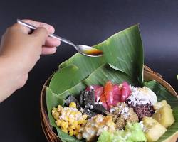 Gambar Aneka jajanan pasar tradisional di Solo