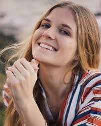 Kara Hadley's Instagram, Twitter & Facebook