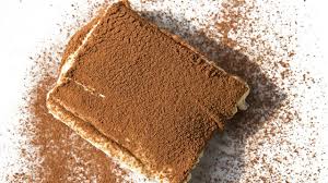 Io ho preferito fare una crema al mascarpone senza uova per mantenerlo piu' compatto, ma ovviamente potete fare anche la crema al. Tiramisu Con Pavesini E Panna La Ricetta Veloce Del Classico Dessert