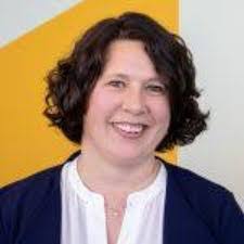 Paula Knudsen's Instagram, Twitter & Facebook