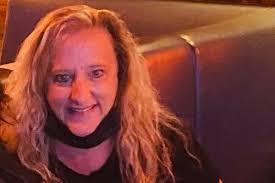 Kathy Hoth's Instagram, Twitter & Facebook