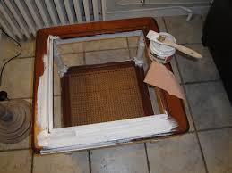Sur les meubles laqués, les meubles de cuisine ou les meubles en bois type merisier, la peinture ne peut pas adhérer au support. Comment Relooker Un Meuble En Bois Fonce