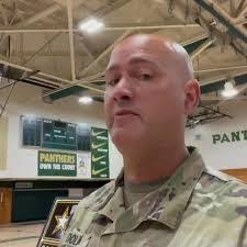 Travis Rayburn's Instagram, Twitter & Facebook