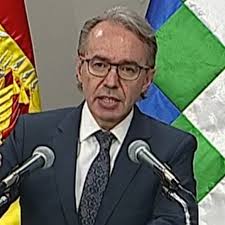 AbyaYalaTv El vocero presidencial, Jorge Richter, afirma que el gobernador  de #SantaCruz, Luis Fernando Camacho, tenía conocimiento de su orden de  aprehensión emitida en octubre de 2022.