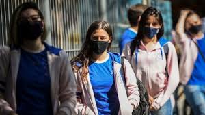 Como saben ya se abrió la inscripción para 30 años en adelante, por lo que estaríamos esperando la llegada de las vacunas correspondientes para iniciar con la vacunación de este sector. Coronavirus Por Que Se Han Disparado Las Muertes Y Hospitalizaciones De Personas Mas Jovenes Con Covid 19 En America Latina Bbc News Mundo