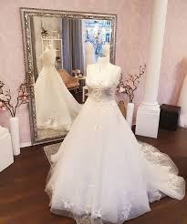 Dieser pinnwand folgen 216 nutzer auf pinterest. Brautkleid Co Tatsachlich Liebe Die Hochzeitsmesse Tatsachlich Liebe