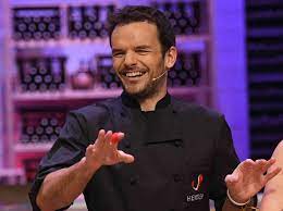 Steffen hensslers abschied beim finale von grill den henssler verlief emotional. Grill Den Henssler 2019 Tv Koch Steffen Henssler Feiert Comeback
