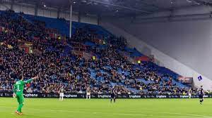 De poging om van buitenaf het systeem binnen te dringen, leidde vrijdag tot technische problemen en dus tot lange wachttijden. Vitesse Eist Halvering Huur Gelredome Nos