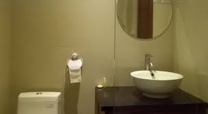 There are even abundant ideas of bedroom closet for small room. Bathroom Guest House Pondok Adi