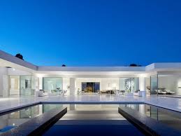 Minimalist Beverly Hills Compound In Los Angeles By Otoniel Solis House Architecture Design Modern Beach House Minimalist House Design