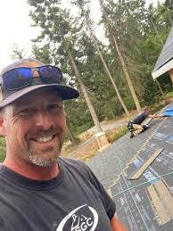 Amy Suiter's Instagram, Twitter & Facebook