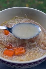 Bouillon De Poulet Au Gingembre Jewish Penicillin En 2020 Poulet Au Gingembre Bouillon De Poulet Bouillon De Poulet Maison