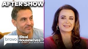 Kyle Richards Thinks Mauricio Is Having a Midlife Crisis