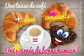Une Tasse De Cafe Deux Croissants Une Journee De Bonne Humeur Tasse Cafe Bonne Journee Cafe Croissant