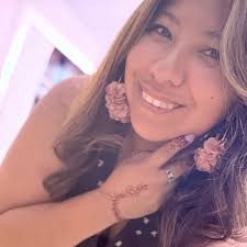 Can a wedding photo be edited to remove the bride and groom and add family  members?