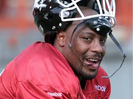 Lewis bids farewell to Stamps after 11 seasons, joins Alouettes