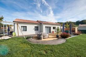 90m2 Habitables A Saint Caprais De Lerm Constructeur De Maisons Metre Carre Constructeur De Maison Constructeur Maison Plan Maison Plain Pied Crepi Maison