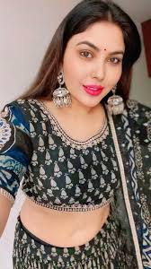 दुनियाँ में वही अमीर आदमी हैं -- जिसके जेब में औरत की वफ़ा होती हैं  ,--#mamtaraithoughts #mamtarai #mamtarai46 #mamtarailook #mamtaraiphoto