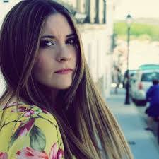 Estela Vilchez's Instagram, Twitter & Facebook