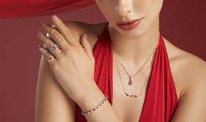 christmas jewelry styling