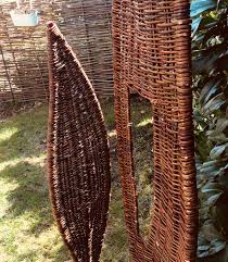 Gartenstecker Weidenblatter Mit Bodenhaken 1 Stck 180 X 50cm Und 1 Stck 120 X 30cm Grundierter Stahl Und Weide Gartenstecker Weiden Garten